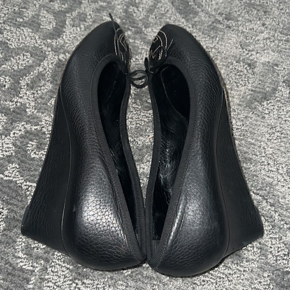 •Gucci•  ​ - Picture 8 of 10